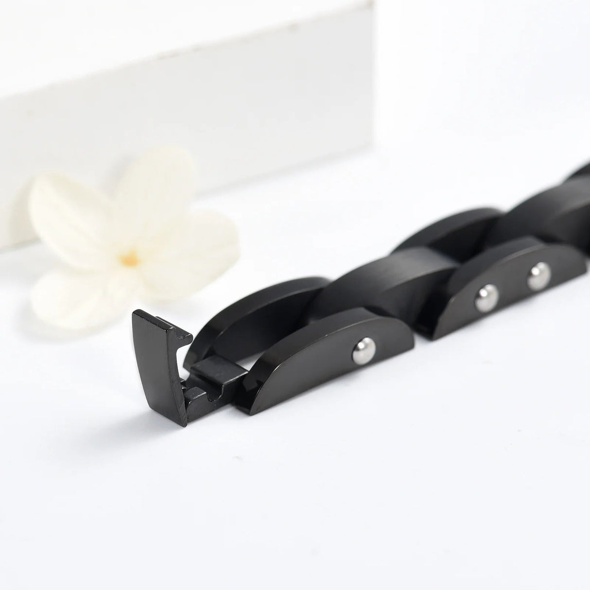 Black chain link bracelet for ashes with screw-top chamber