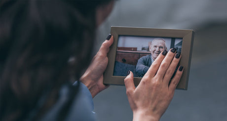 How to Offer Comfort to Someone Who Has Just Lost a Loved One